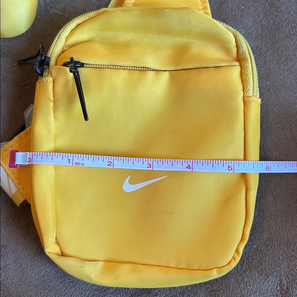 Nike Sportswear Essentials Crossbody Bag, Yellow - Picture 14 of 14